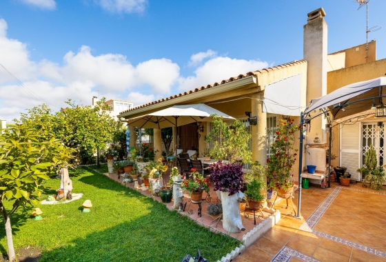 Villa - Reventa - Torrevieja - aguas nuevas