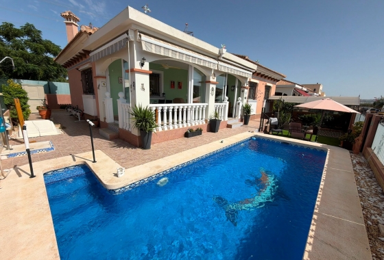 Villa - Revente - Los Montesinos - MCO-44749