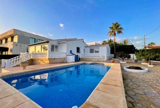 Villa - Wiederverkauf - Benidorm - Urbanizaciones