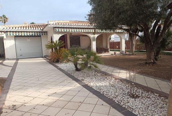 Villa - Wiederverkauf - Orihuela Costa - Campoamor