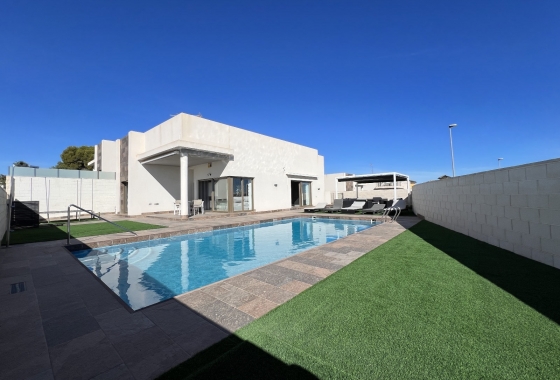 Villa - Wiederverkauf - Orihuela Costa - Costa Blanca