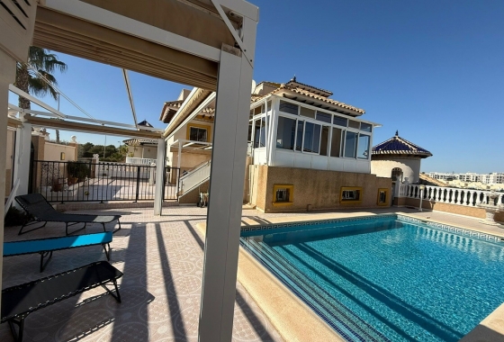 Villa - Wiederverkauf - Orihuela Costa - Costa Blanca