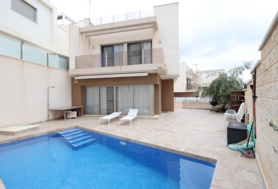 Villa - Wiederverkauf - Orihuela Costa - Costa Blanca