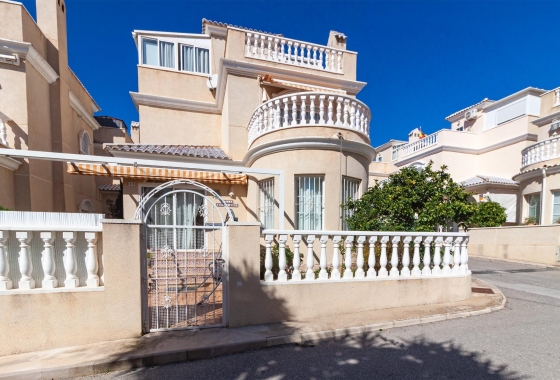 Villa - Wiederverkauf - Orihuela Costa - Los Almendros-la Florida