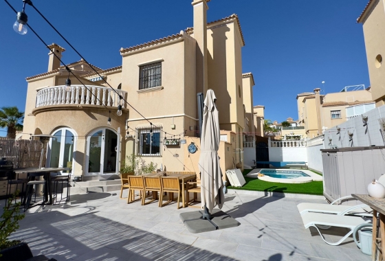 Villa - Wiederverkauf - Orihuela Costa - MCO-67095