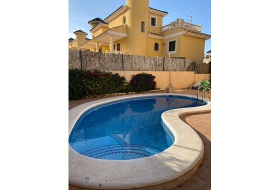 Villa - Wiederverkauf - Orihuela Costa - Villamartín-las Filipinas