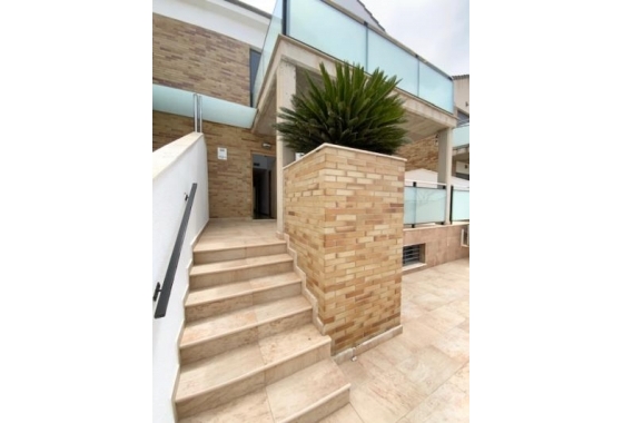 Villa - Wiederverkauf - Roldan - MCO-88266
