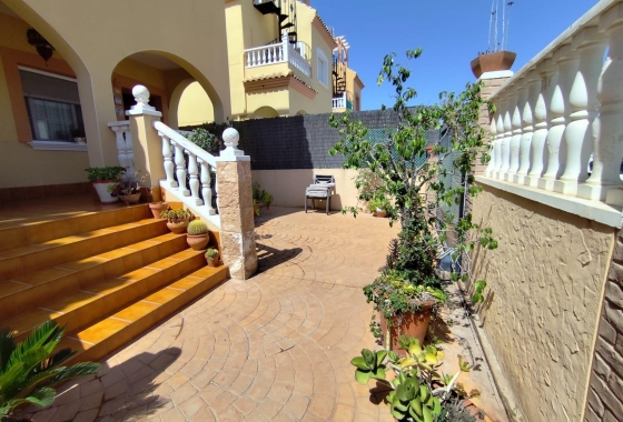 Villa - Wiederverkauf - Torrevieja - Aguas Nuevas 1