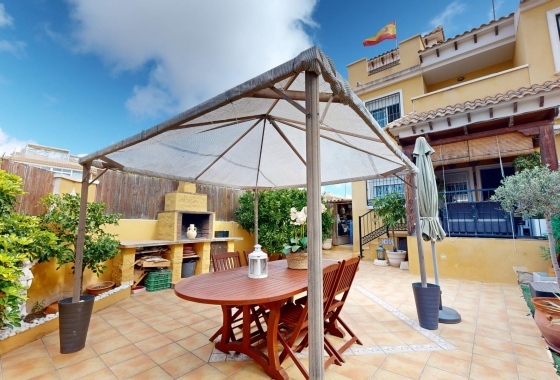 Villa - Wiederverkauf - Torrevieja - Aguas Nuevas 1