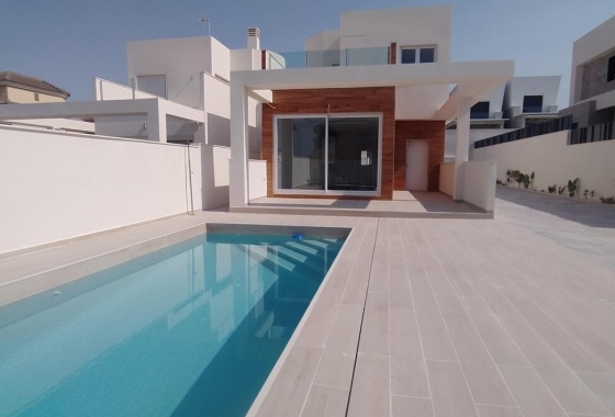 Villa - Wiederverkauf - Torrevieja - aguas nuevas