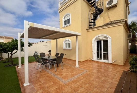 Villa - Wiederverkauf - Torrevieja - Costa Blanca