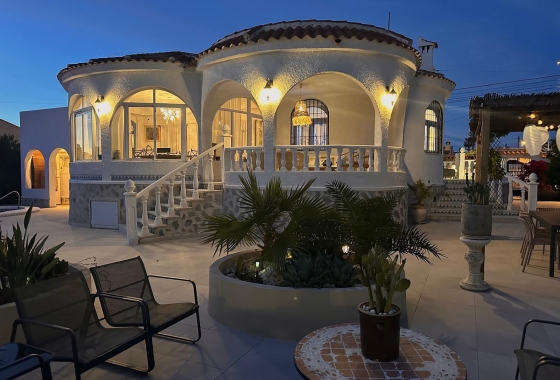 Villa - Wiederverkauf - Torrevieja - Costa Blanca
