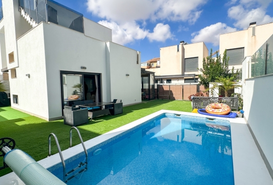 Villa - Wiederverkauf - Torrevieja - Costa Blanca
