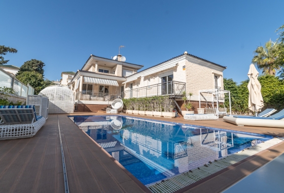 Villa - Wiederverkauf - Torrevieja - La Mata