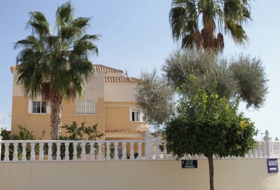 Villa - Wiederverkauf - Torrevieja - La Siesta - El Salado - Torreta