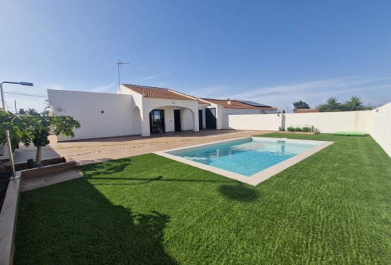 Villa - Wiederverkauf - Torrevieja - MCO-27922