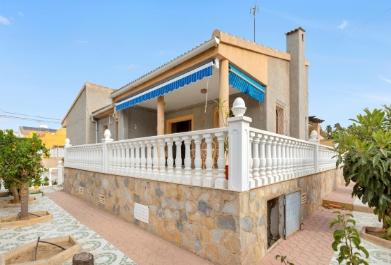 Villa - Wiederverkauf - Torrevieja - Nueva Torrevieja