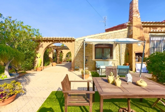 Villa - Wiederverkauf - Torrevieja - Torreblanca
