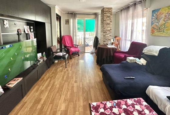 Wohnung - Wiederverkauf - Torrevieja - Centro