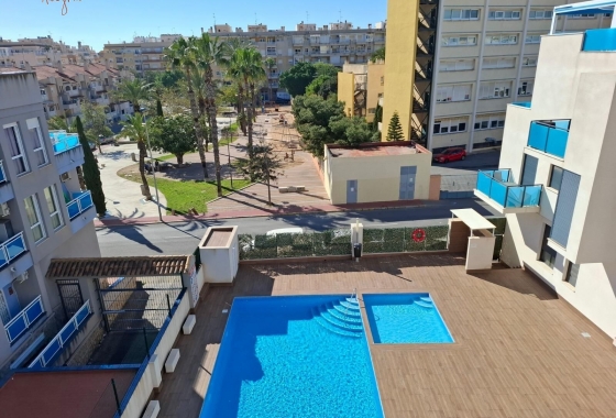 Wohnung - Wiederverkauf - Torrevieja - Estacion De Autobuses