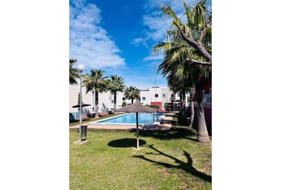 Wohnung - Wiederverkauf - Torrevieja - MCO-80722