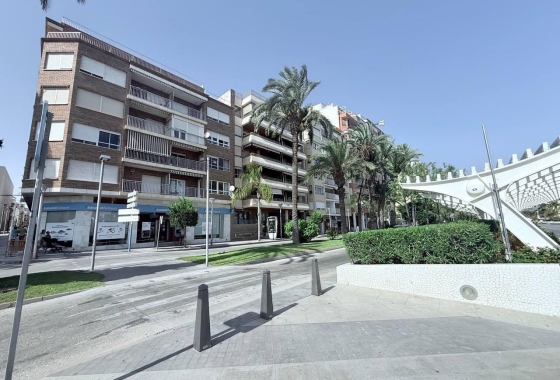 Wohnung - Wiederverkauf - Torrevieja - Puerto