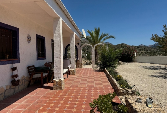 Herverkoop - Finca - Relleu