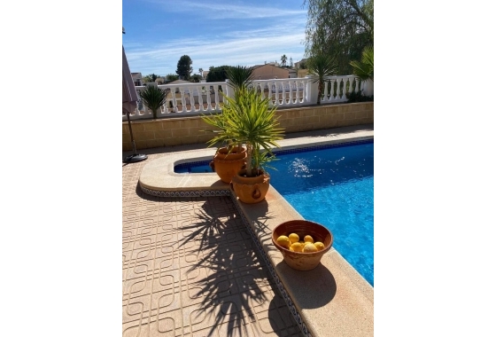 Herverkoop - Villa - Torrevieja - Los Balcones