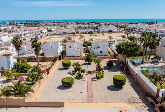 Herverkoop - Villa - Orihuela Costa - Punta Prima