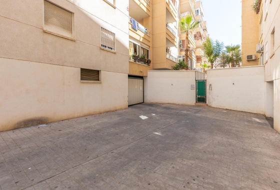 Herverkoop - Appartement / flat - Torrevieja - Estacion De Autobuses