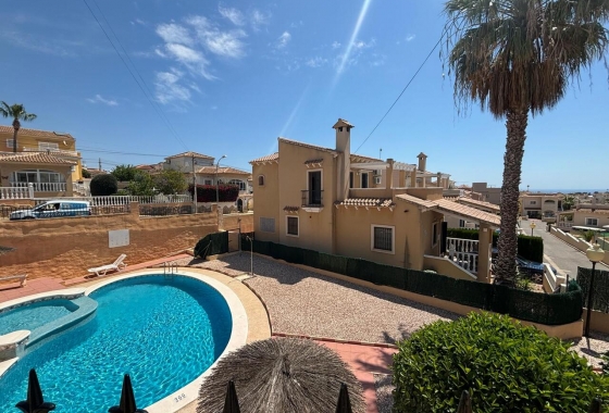 Herverkoop - Villa - Orihuela Costa - Inland