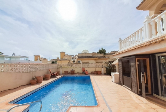 Herverkoop - Villa - Orihuela Costa - Altos De Campoamor