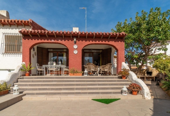 Herverkoop - Villa - Orihuela Costa - Punta Prima