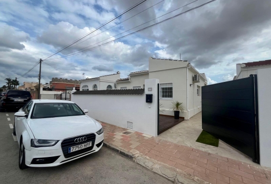 Herverkoop - Villa - Torrevieja - San Luis