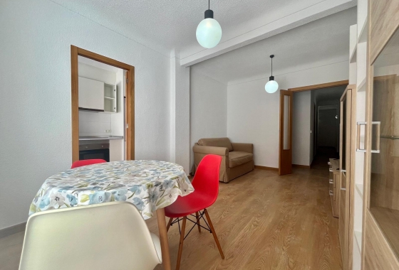 Herverkoop - Appartement / flat - Torrevieja - Centro