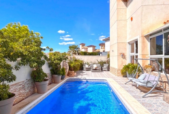 Herverkoop - Villa - Orihuela Costa - Costa Blanca