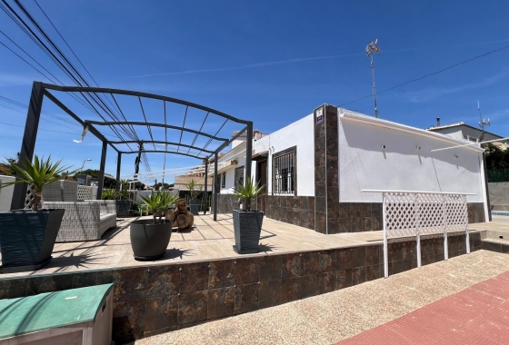 Herverkoop - Villa - Torrevieja - Los Balcones