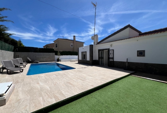 Herverkoop - Villa - Torrevieja - Los Balcones