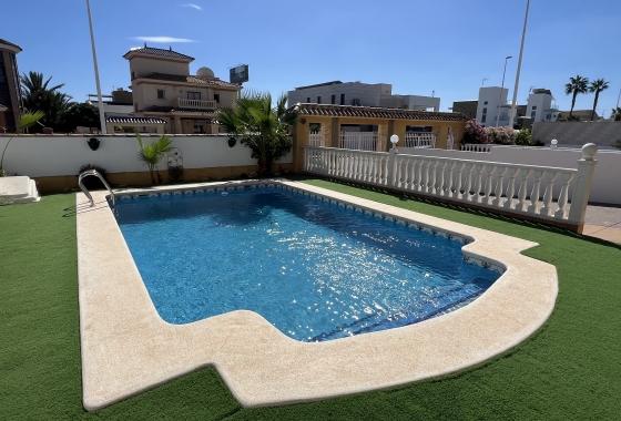 Herverkoop - Villa - Orihuela Costa - Costa Blanca