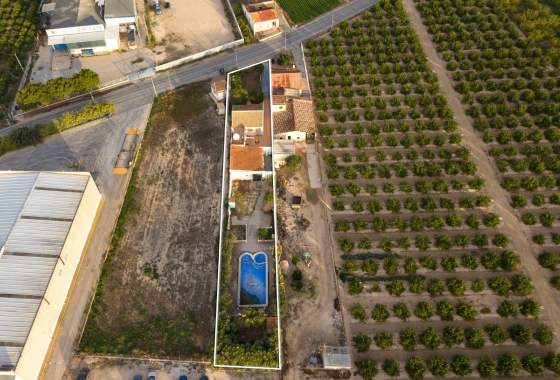 Resale - Finca / Country Property - Orihuela