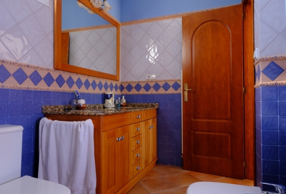 Resale - Finca / Country Property - Orihuela