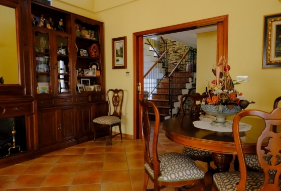 Resale - Finca / Country Property - Orihuela