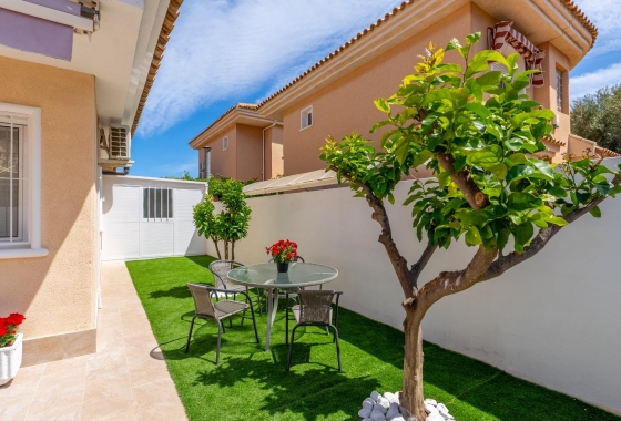 Herverkoop - Villa - Torrevieja - Punta Prima