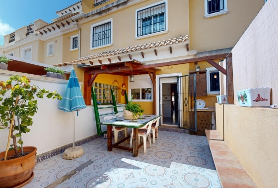 Herverkoop - Villa - Torrevieja - Aguas Nuevas 1