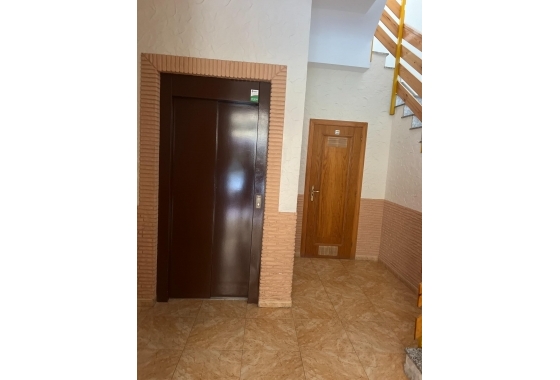 Herverkoop - Appartement / flat - Torrevieja - Centro