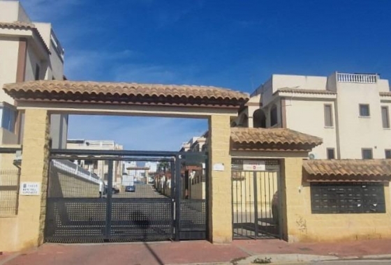 Resale - Bungalow - Torrevieja - Aguas Nuevas 1