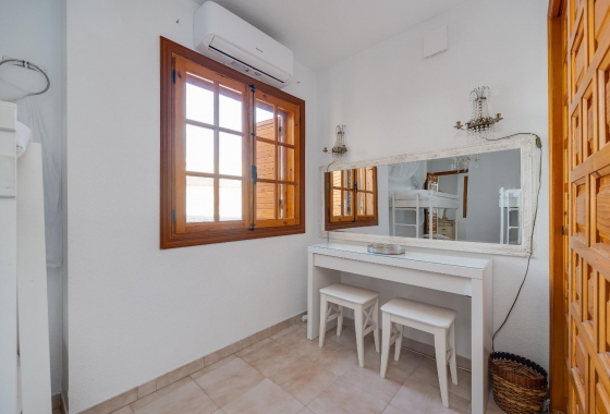 Resale - Apartment / flat - Torrevieja - Playa de los Locos