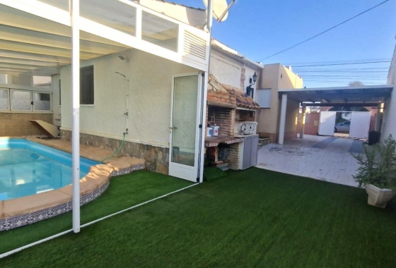 Resale - Villa - Torrevieja - San Luis