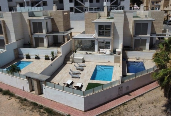 Resale - Villa - Orihuela Costa - Costa Blanca