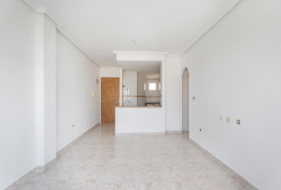 Resale - Apartment / flat - Torrevieja - Estacion De Autobuses